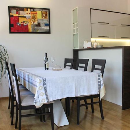 Capital Apartment Cattaro Esterno foto